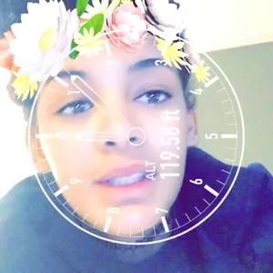 Meet your Posher, Alora